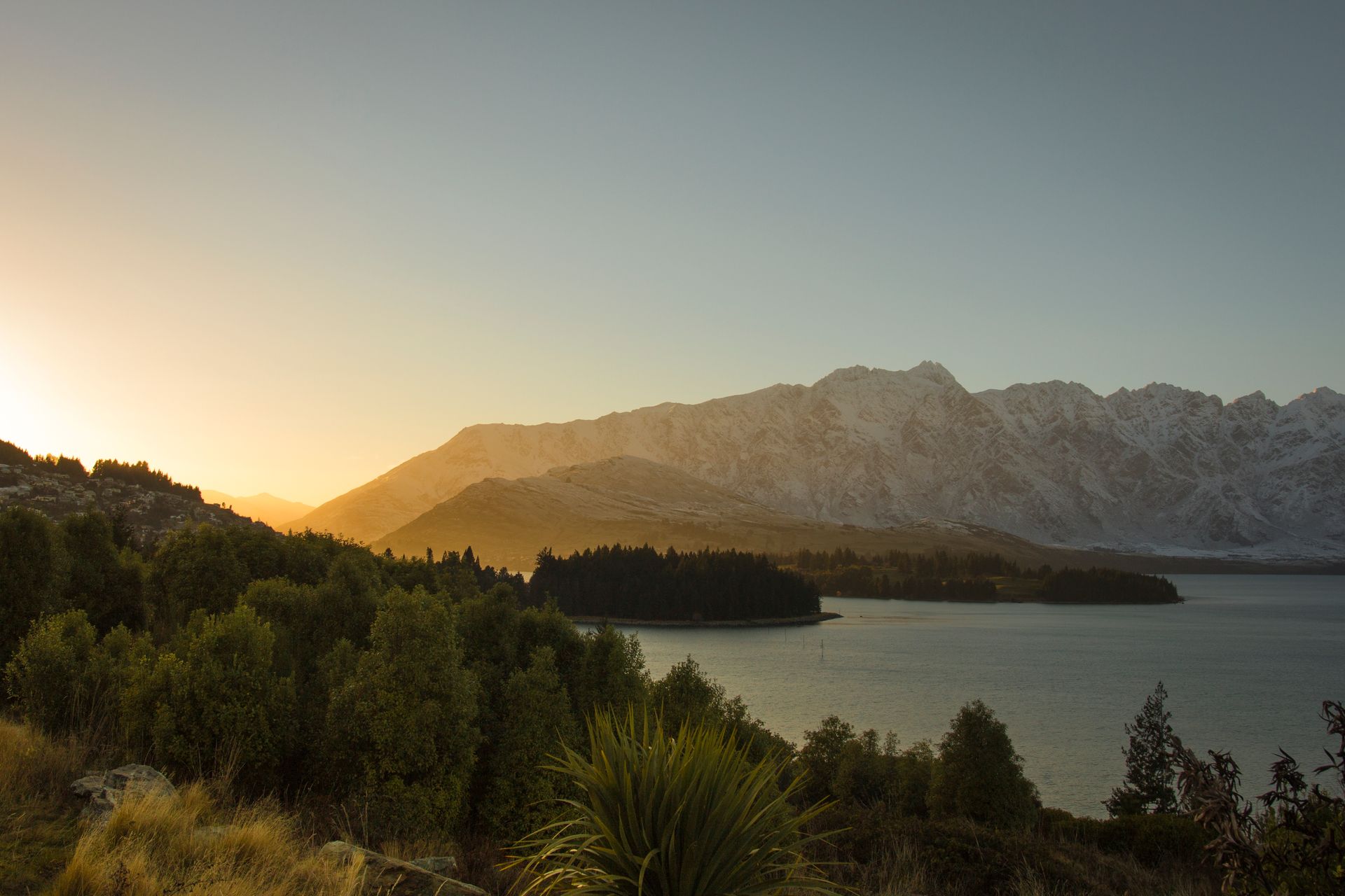 169627-sunrise-in-queenstown-web-1920px