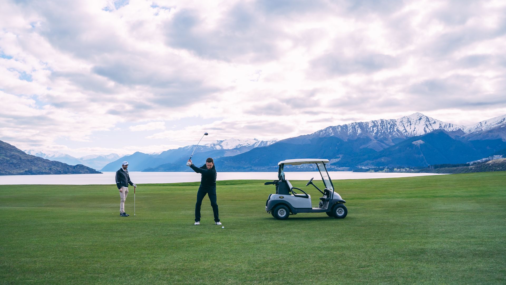 169684-golfing-at-jacks-point-web-1920px