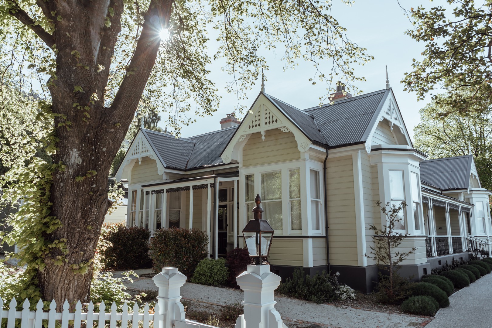 Exterior image of Hulbert House a 7-room boutique hotel in Queenstown