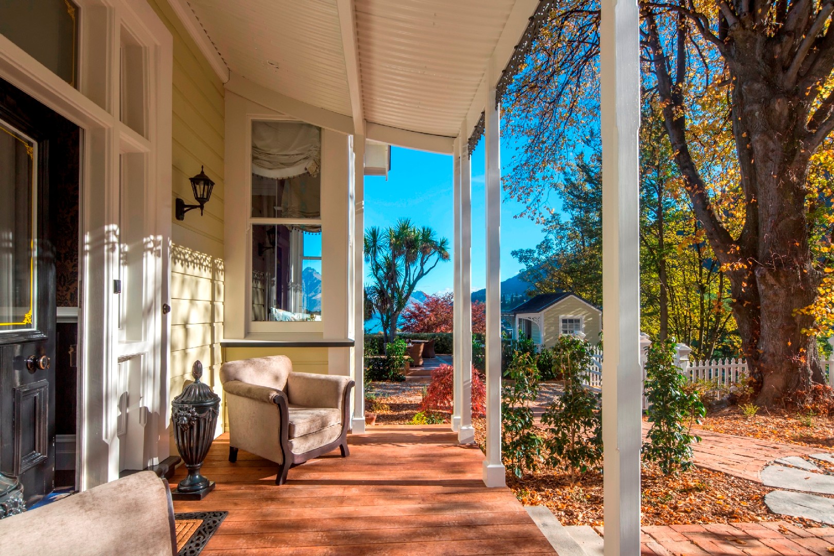 HUH_Exterior_Garden and verandah